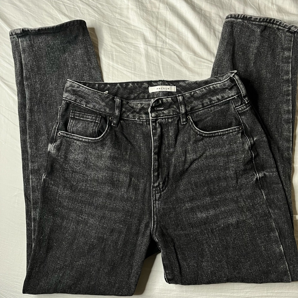 Distressed mom jean